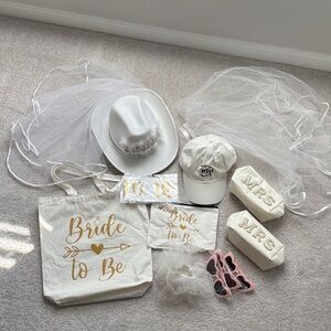 Bride to Be Wedding Accessories Set